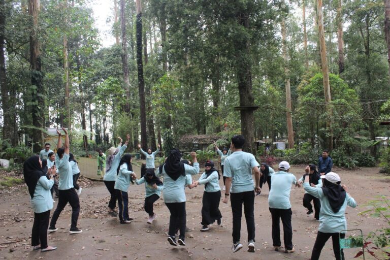 Kegiatan outbound Blitar untuk semua usia