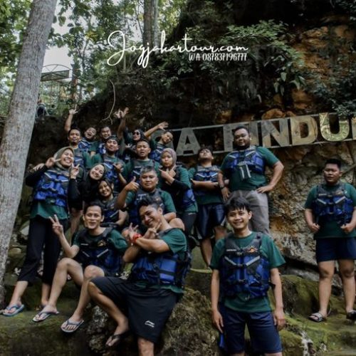 Keseruan Outbound di Wisata Alam Goa Luweng, Blitar
